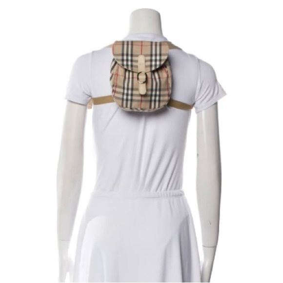 Burberry - Picture 16 of 16